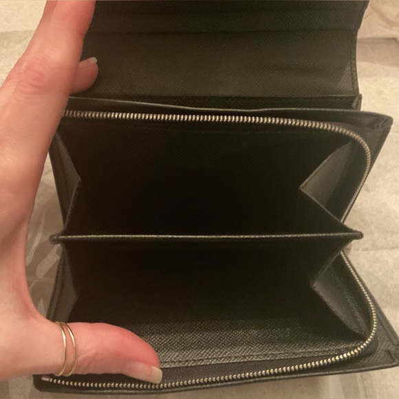 Louis Vuitton Epi Leather Long Wallet–Noir | Vintage Collector Piece | Full Set - Picture 14 of 16